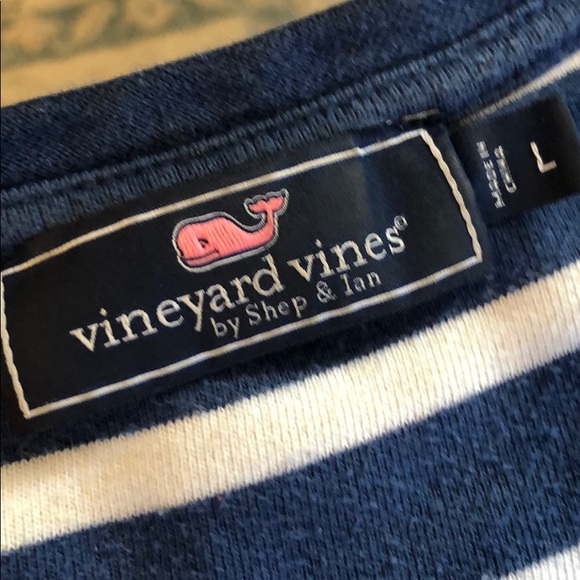 Vineyard Vines Sweater - Picture 1 of 5
